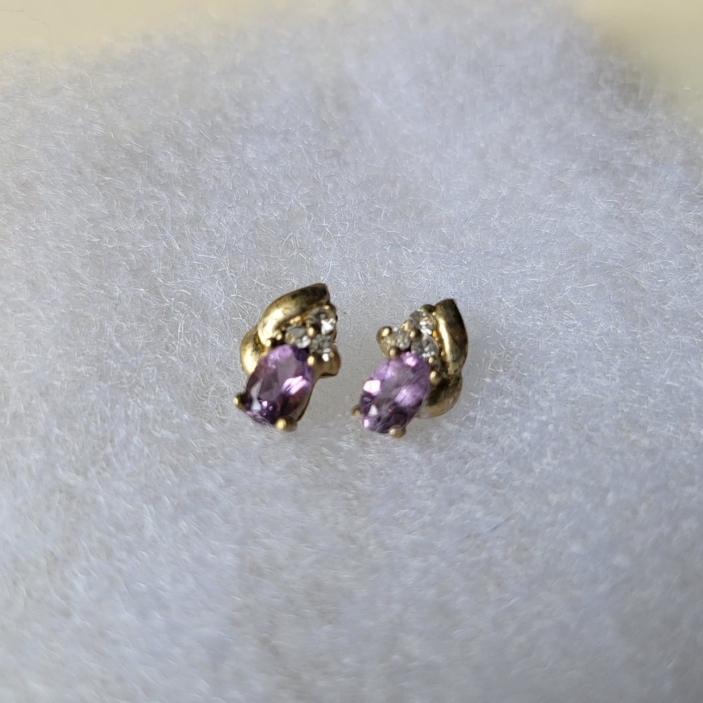Vintage Amethyst Stud Earrings Purple Gold Tone Oval Crystal Swirl Small